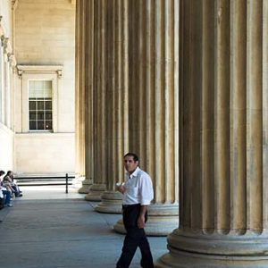 Londyn. Kolumny przed wejściem do British Museum.